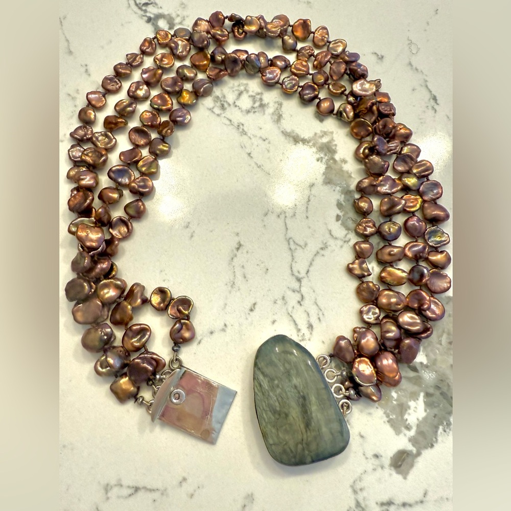 Keshi Pearl necklace with Jasper pendant - Picture 4 of 16